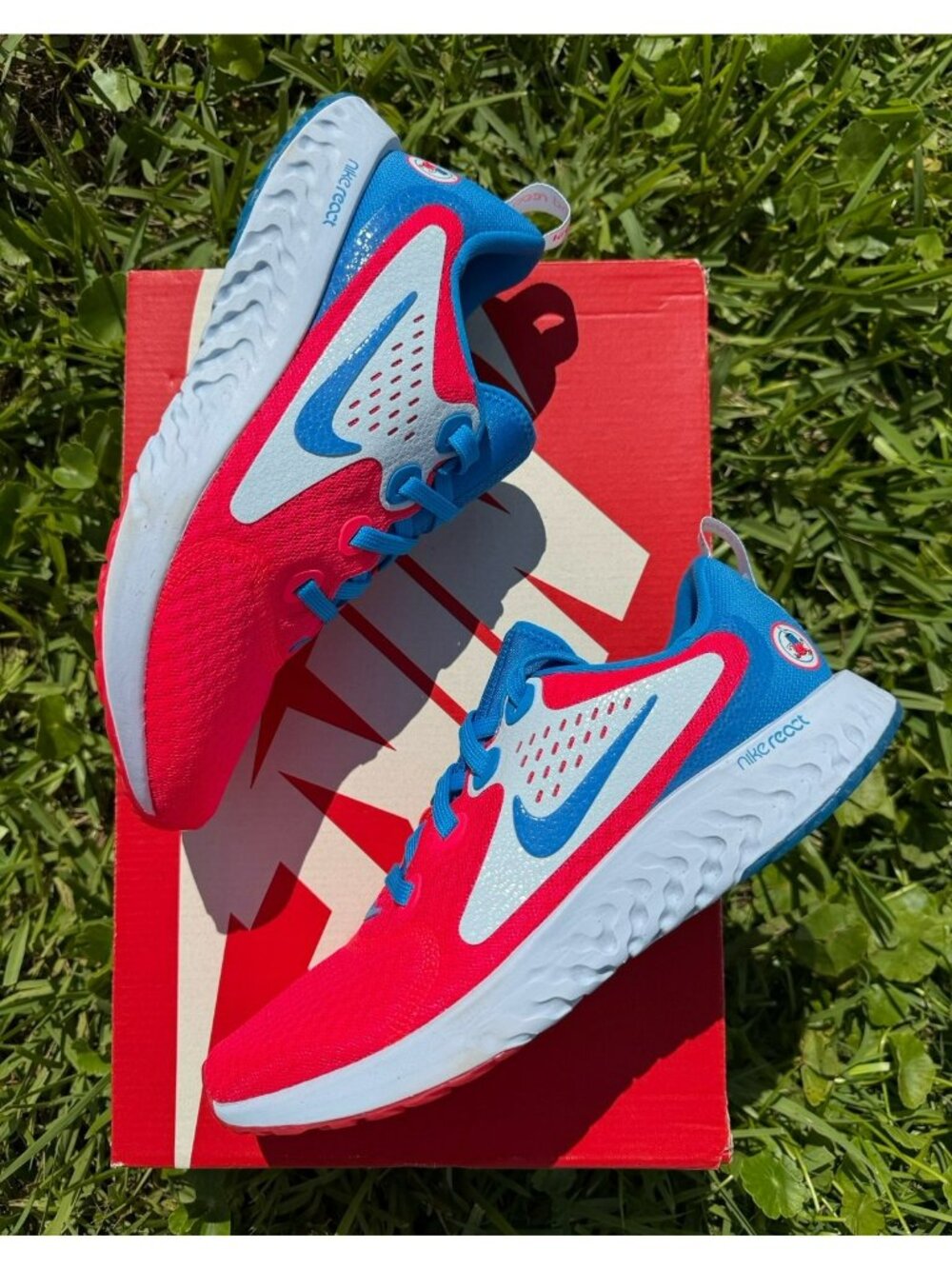 6Y | 7.5 WOMEN'S NIKE LEGEND REACT HEAT CHK BRIGHT PINK / BLUE BV0824-400